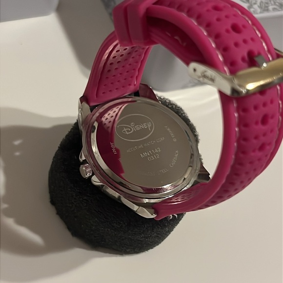 Disney Minnie Mouse Golf Pink & White Timepiece Watch - Picture 4 of 5